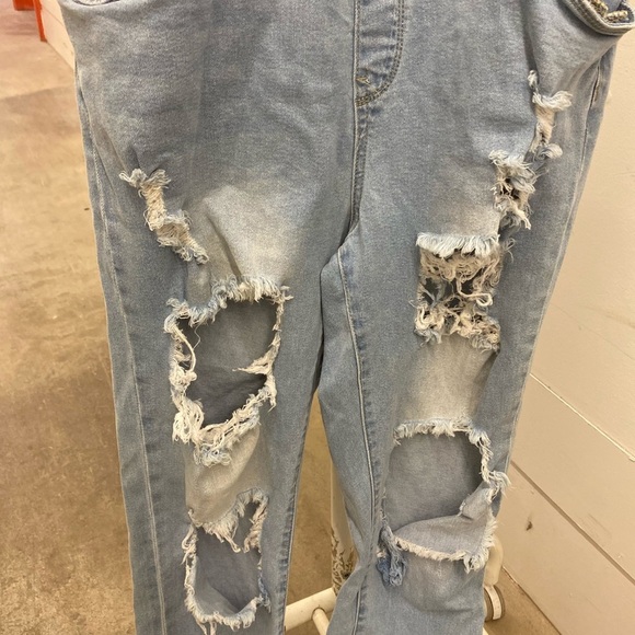 Distressed overalls - Picture 3 of 7